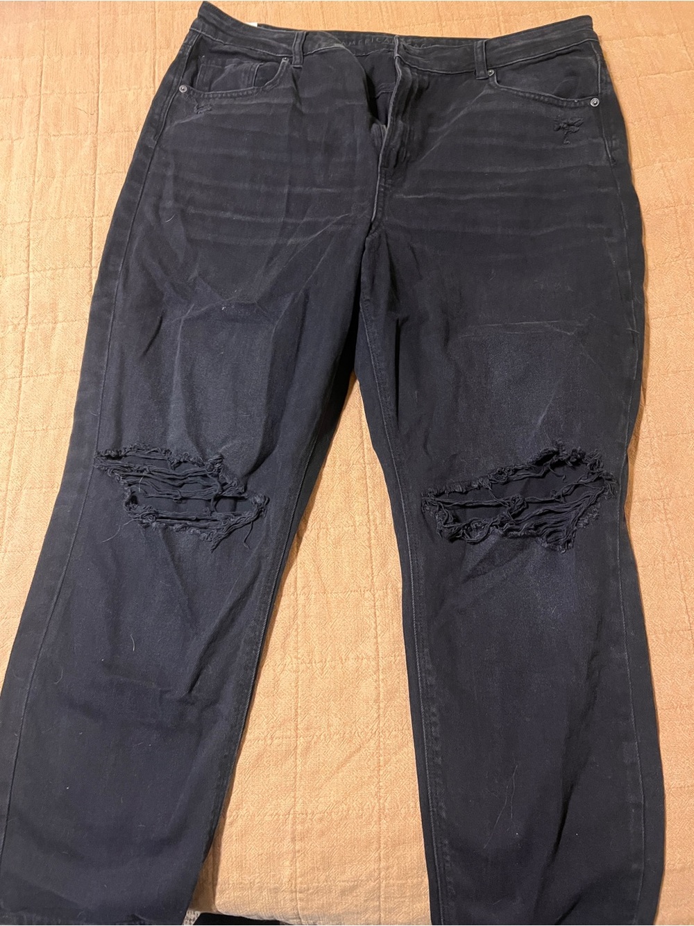 American Eagle Outfitters Black Distressed Women's Mom Jeans